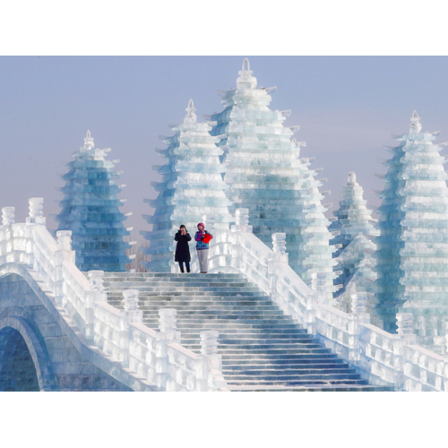 100 tác phẩm điêu khắc từ băng tuyết khiến sự kiện ở Cáp Nhĩ Tân